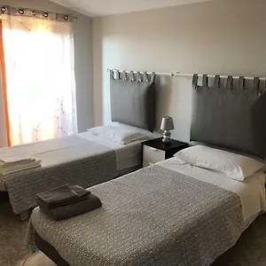 https://your-home-fiumicino.it-romehotels.com